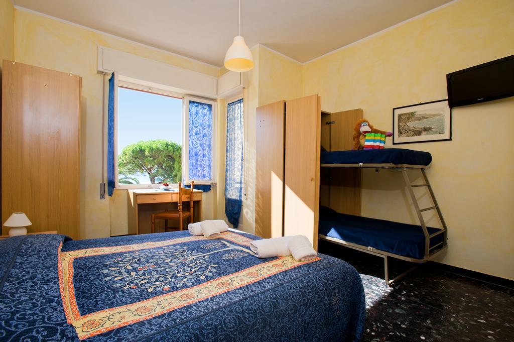 Hotel Lido Pietra Ligure Chambre photo