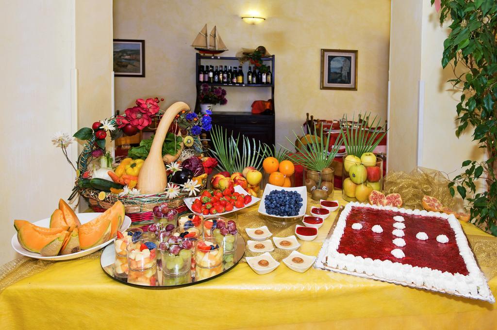 Hotel Lido Pietra Ligure Extérieur photo