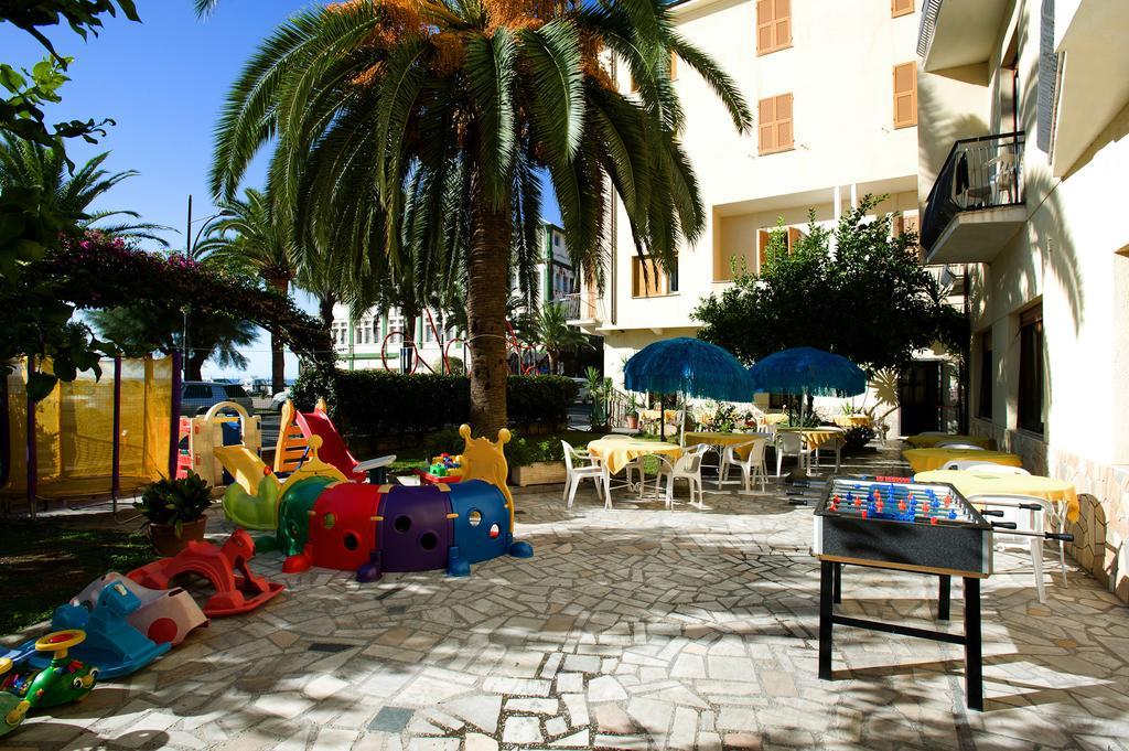 Hotel Lido Pietra Ligure Extérieur photo